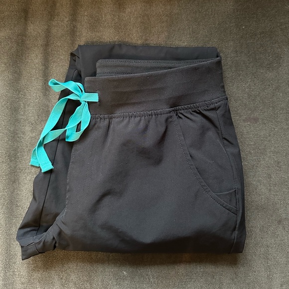 Figs jogger scrubs - Picture 2 of 4